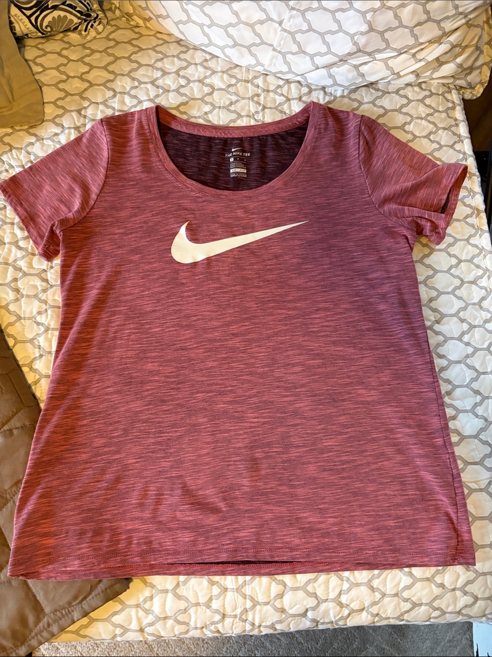 Nike Women’s Heathered Rose Short-Sleeve Tee